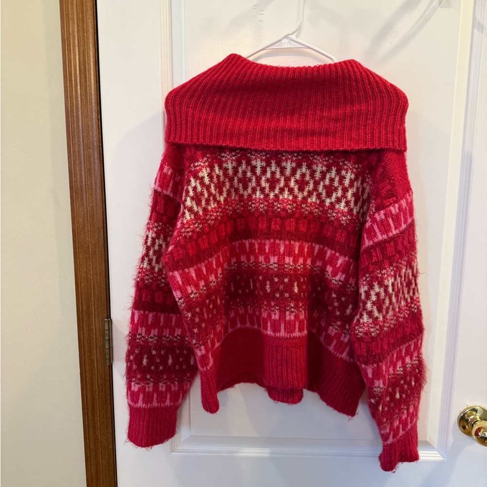 Universal Thread Off-the-Shoulder chunky knit patterned pink/ Red soft Sweater